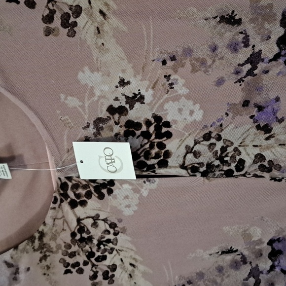 NWT FLORAL KEYHOLE BLOUSE - Picture 2 of 2